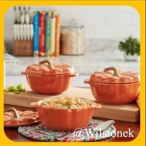 The Pioneer Woman set of 3 - 14.2-Ounce Ceramic Orange Pumpkin Mini Coquette’s